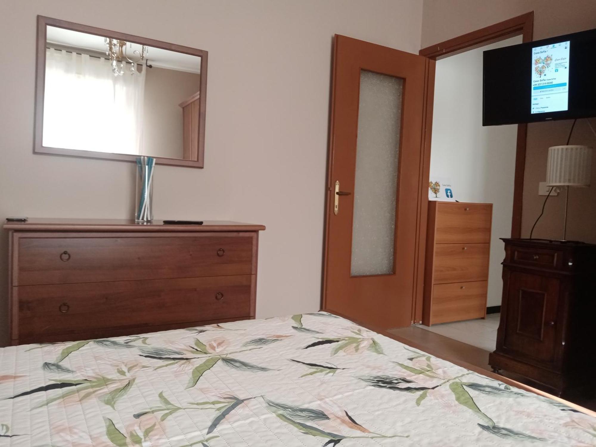 "Casa Sofia" Appartamento Raffalda Zona Clinica Piacenza Esterno foto